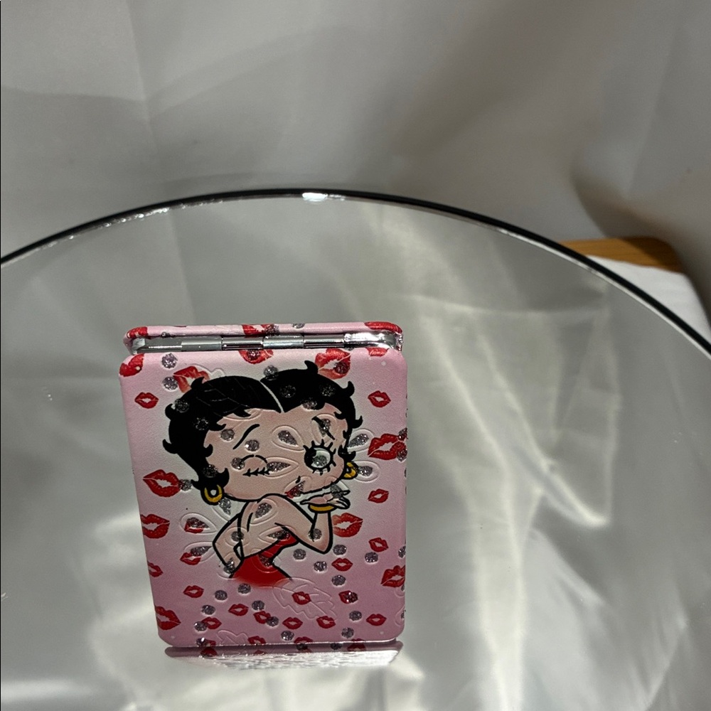Betty Boop Pink and White Wallet NWT - Picture 3 of 4